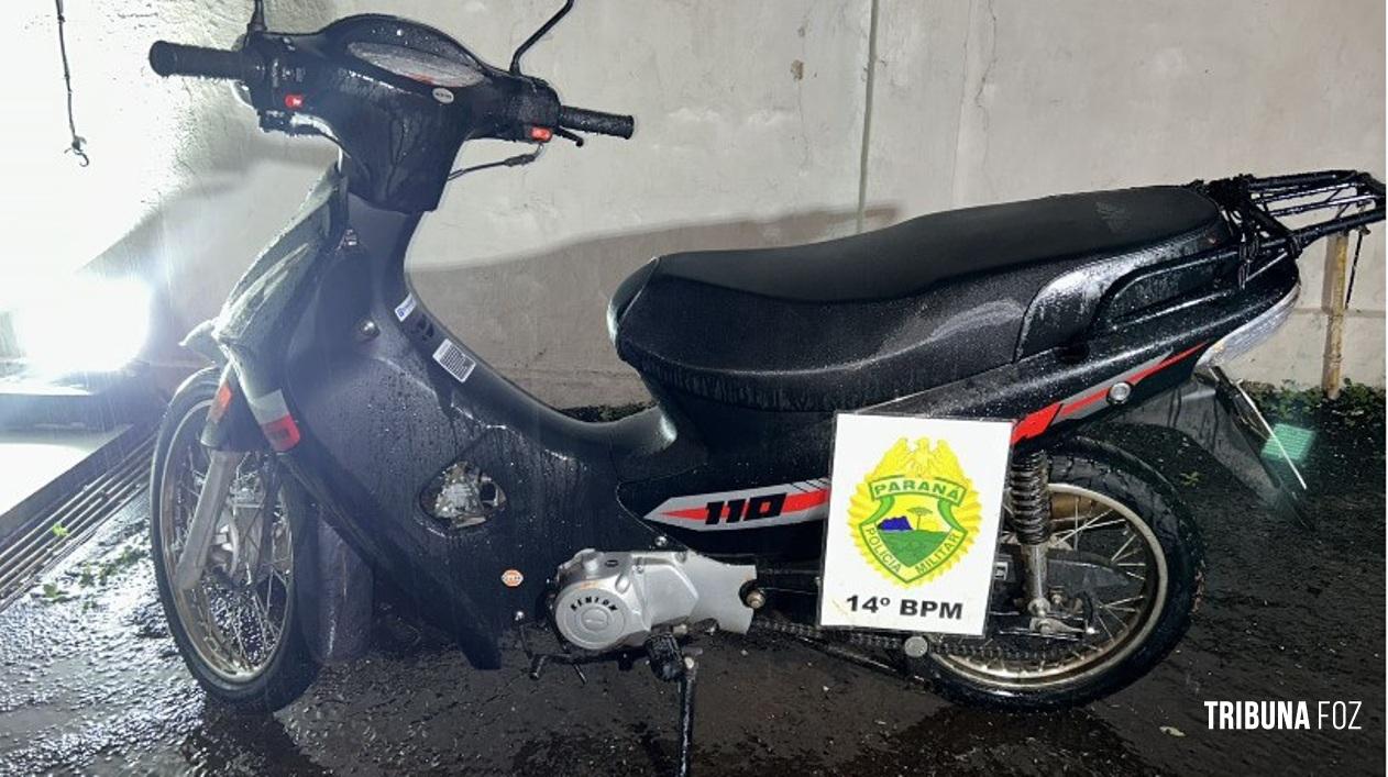 ROCAM recupera motocicleta furtada e prende homem no centro de Foz do Iguaçu
