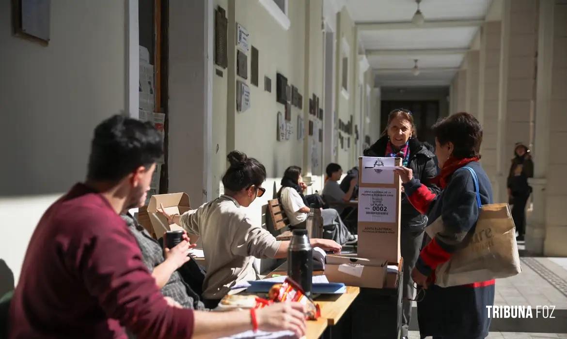 Em revés para Milei, peronistas conquistam ampla vitória na eleição legislativa de Buenos Aires