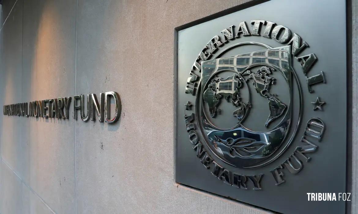 FMI: Economia dos EUA sofre pressão; Tarifas são risco para inflação FMI: Economia dos EUA sofre pressão; Tarifas são risco para inflação