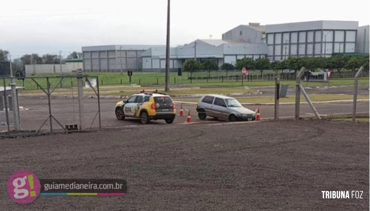 Homem é encontrado morto com marcas de tiros dentro de veículo em Itaipulândia