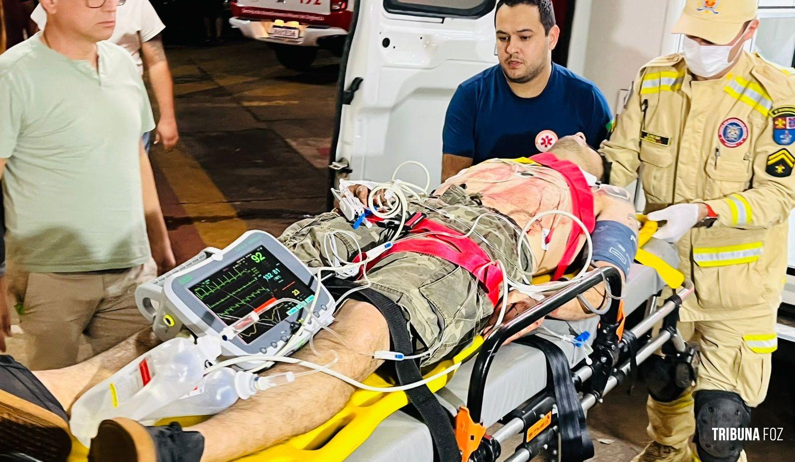 Homem é socorrido pelo Siate após ser alvejado por quatro tiros na Vila Carimã