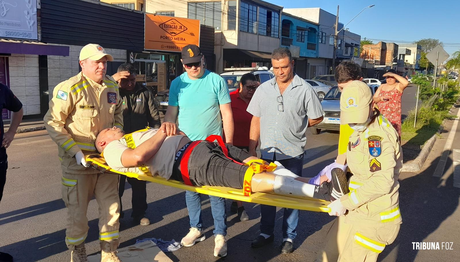 Motociclista é socorrido pelo Siate após colisão na Av. Morenitas