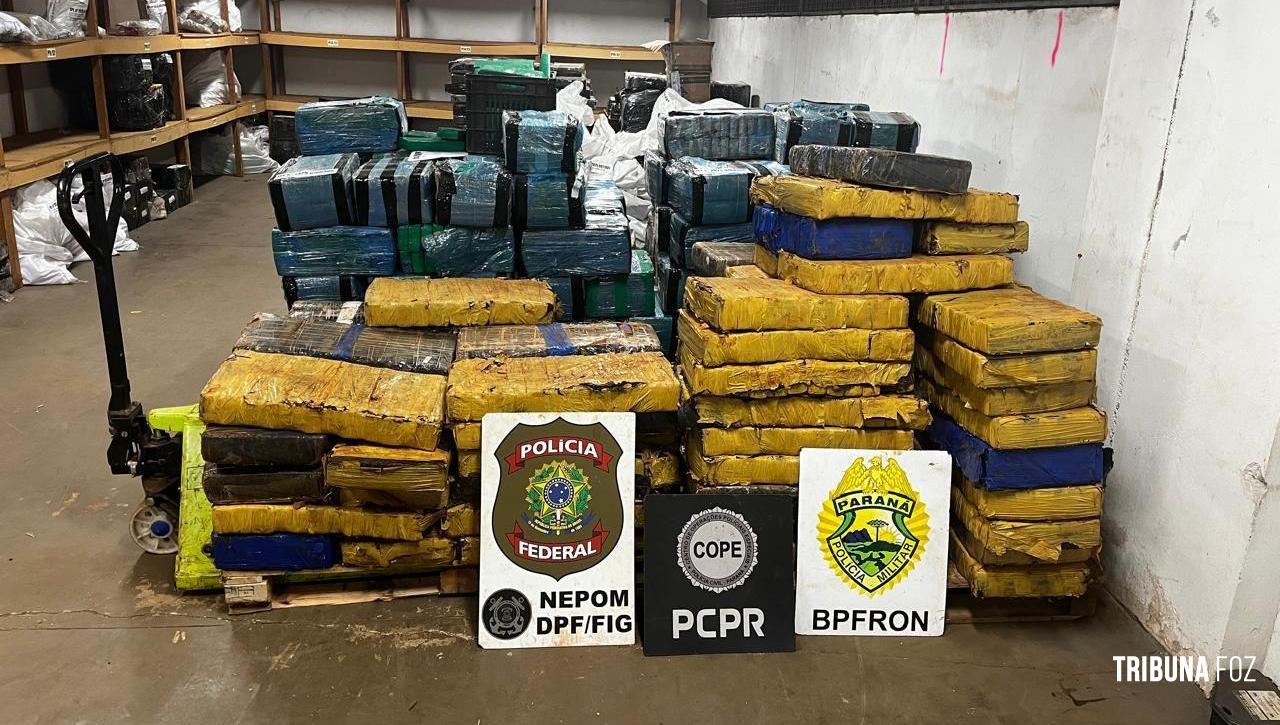 PF, PC e PM apreendem embarcação com 1 tonelada de drogas em Santa Helena