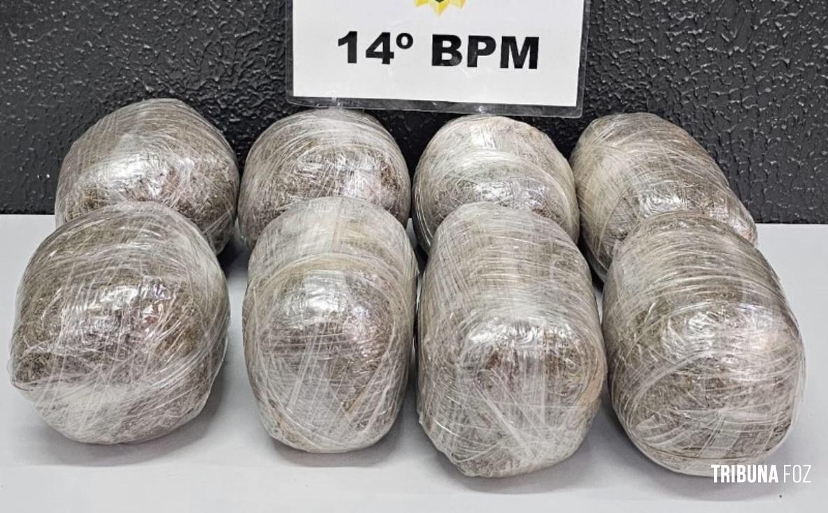 PM apreende drogas em ônibus intermunicipal em Foz do Iguaçu PM apreende drogas em ônibus intermunicipal em Foz do Iguaçu
