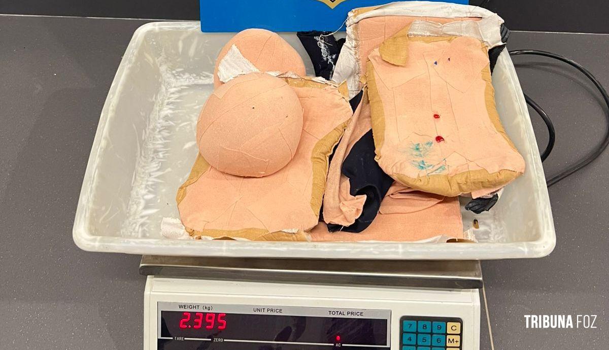 Policia Federal prende passageira com 2,4 Kg de cocaína no Aeroporto Internacional de Foz do Iguaçu