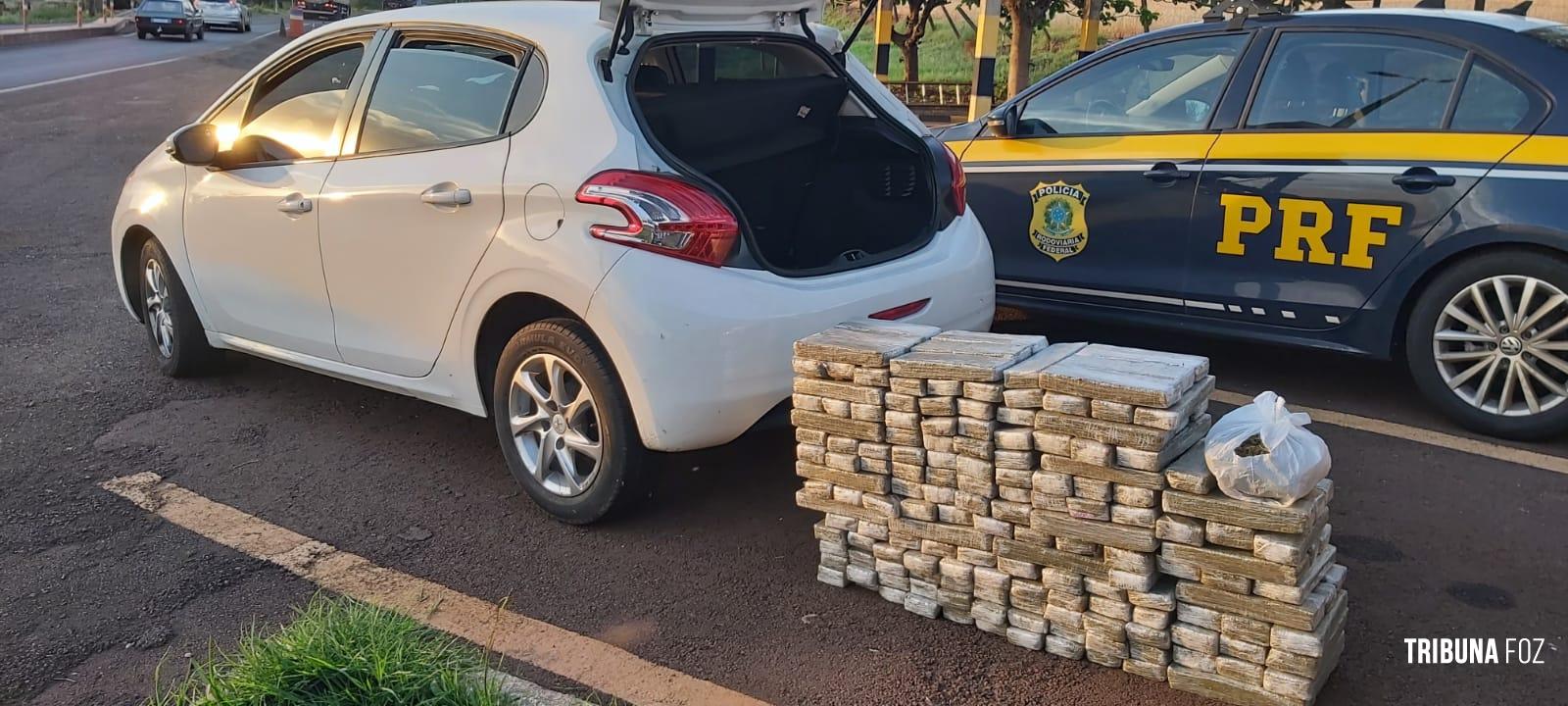PRF prende duas mulheres traficando mais de 120 quilos de maconha na BR-277 em Céu Azul