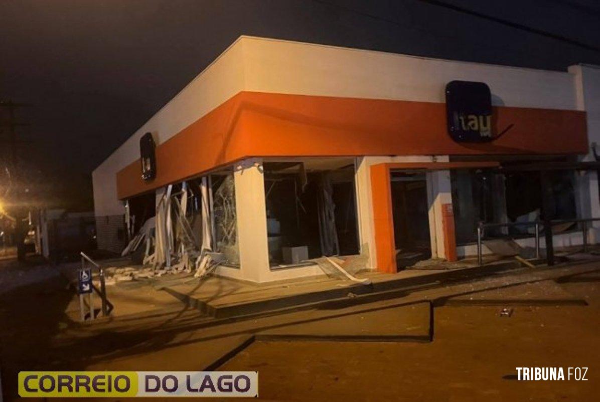 Ataque ao Banco Itaú no Paraguai: Grupo armado destrói agência com explosivos e drones Ataque ao Banco Itaú no Paraguai: Grupo armado destrói agência com explosivos e drones
