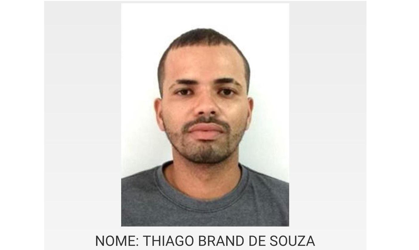 Cadáver encontrado boiando no Rio Paraná é identificado como sendo um brasileiro Cadáver encontrado boiando no Rio Paraná é identificado como sendo um brasileiro