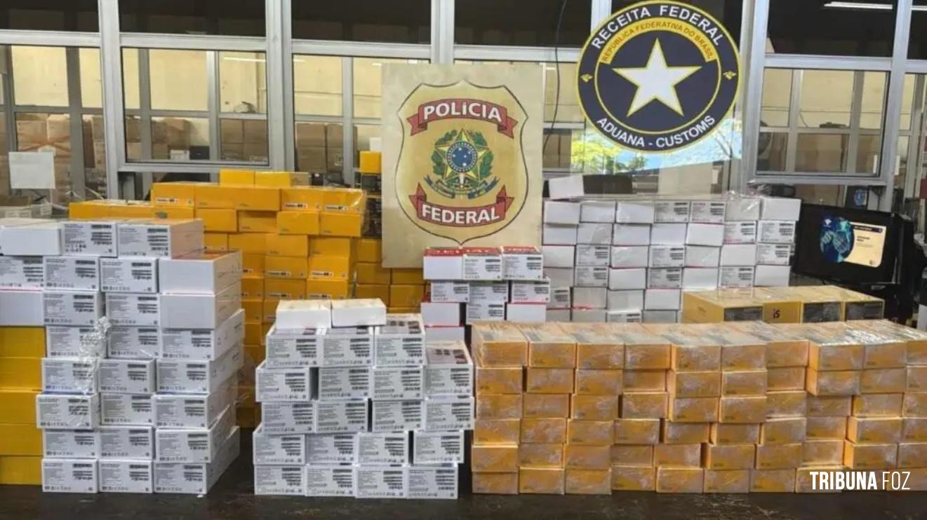 Caminhão com frangos congelados escondia carga milionária de 1500 celulares e notebooks Caminhão com frangos congelados escondia carga milionária de 1500 celulares e notebooks