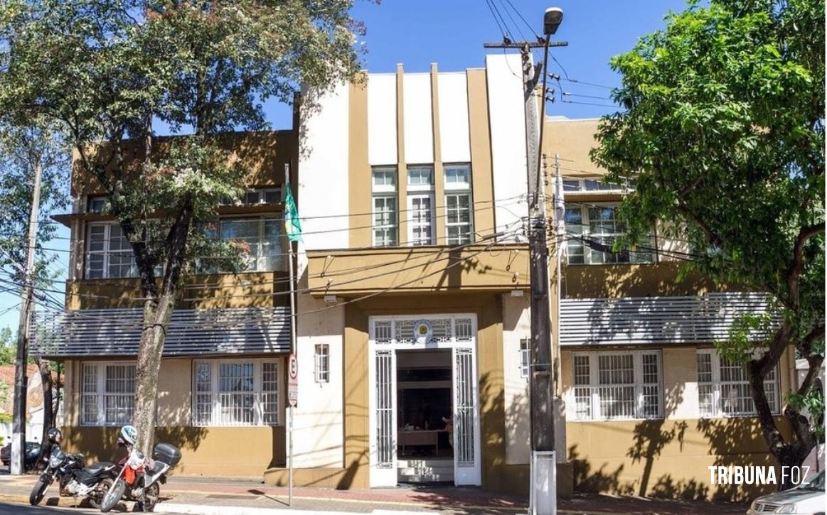 DESGOVERNO: Três grupos comandam a prefeitura de Foz do Iguaçu DESGOVERNO: Três grupos comandam a prefeitura de Foz do Iguaçu