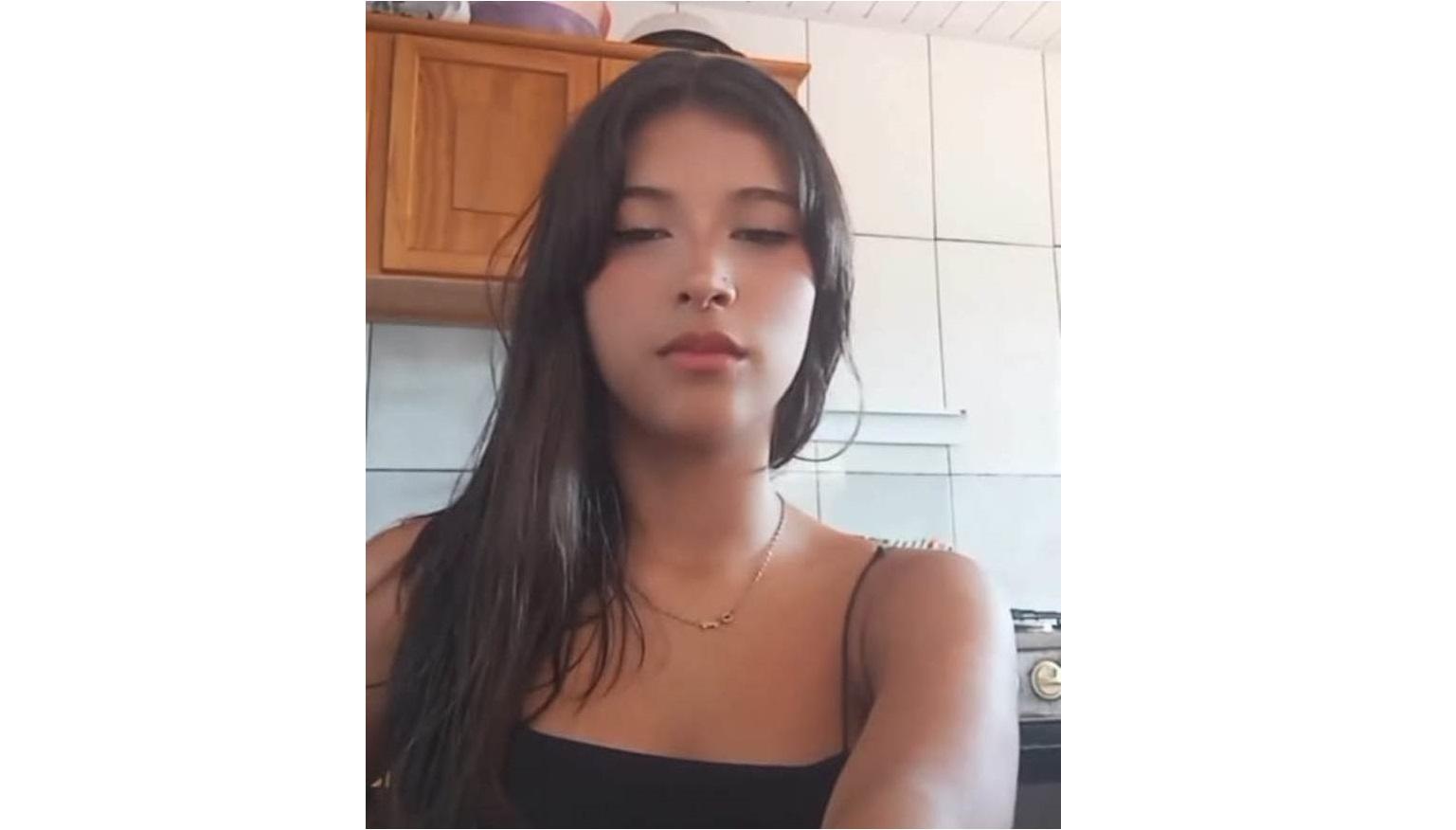 Família procura por adolescente de 13 anos desaparecida há 15 dias em Medianeira Família procura por adolescente de 13 anos desaparecida há 15 dias em Medianeira