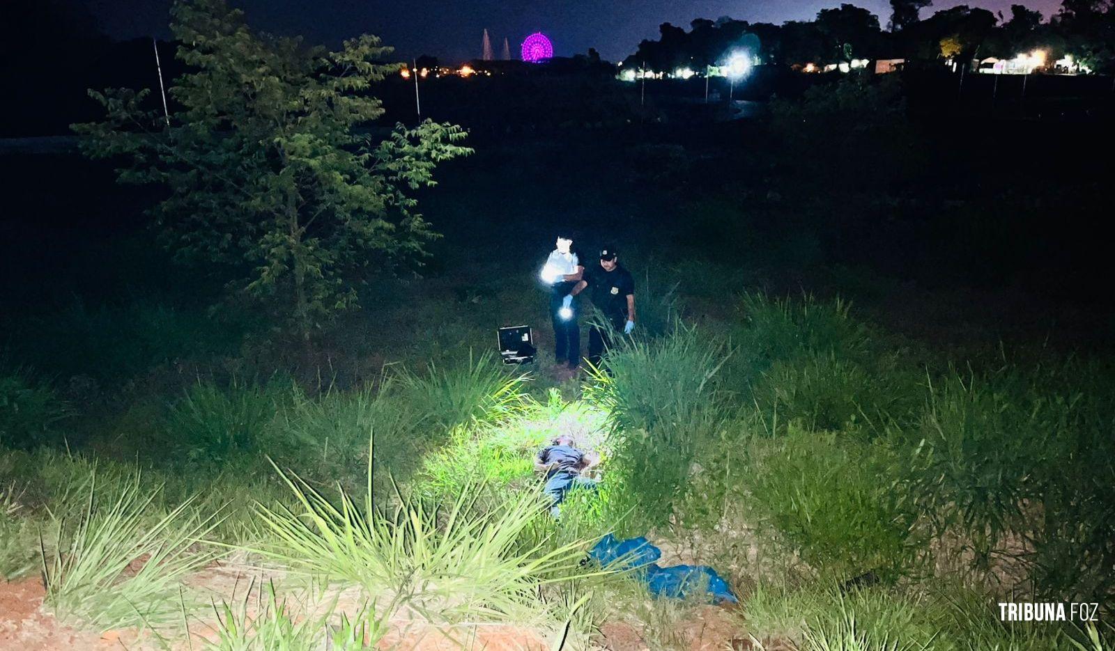 Homem morre após trocar tiros com a Policia Militar no Bairro Porto Meira Homem morre após trocar tiros com a Policia Militar no Bairro Porto Meira