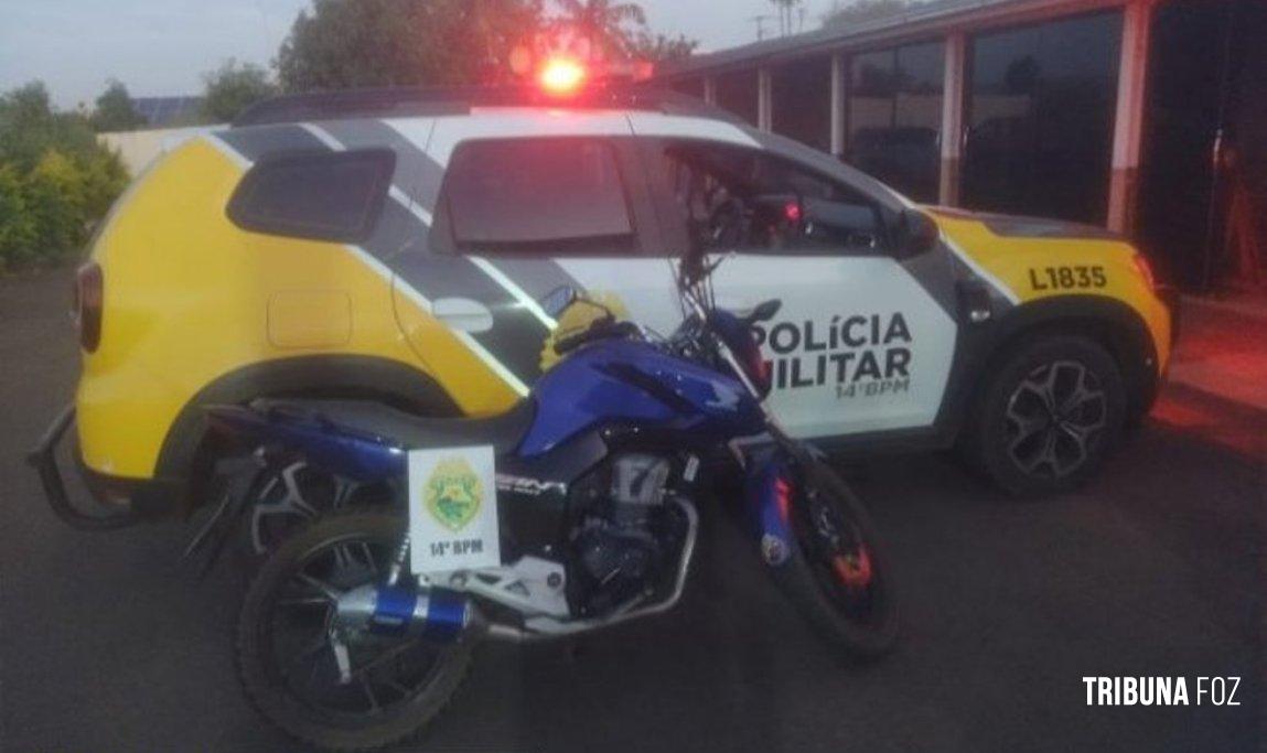 Motociclista é flagrado empinando e tem a moto apreendida em Missal Motociclista é flagrado empinando e tem a moto apreendida em Missal