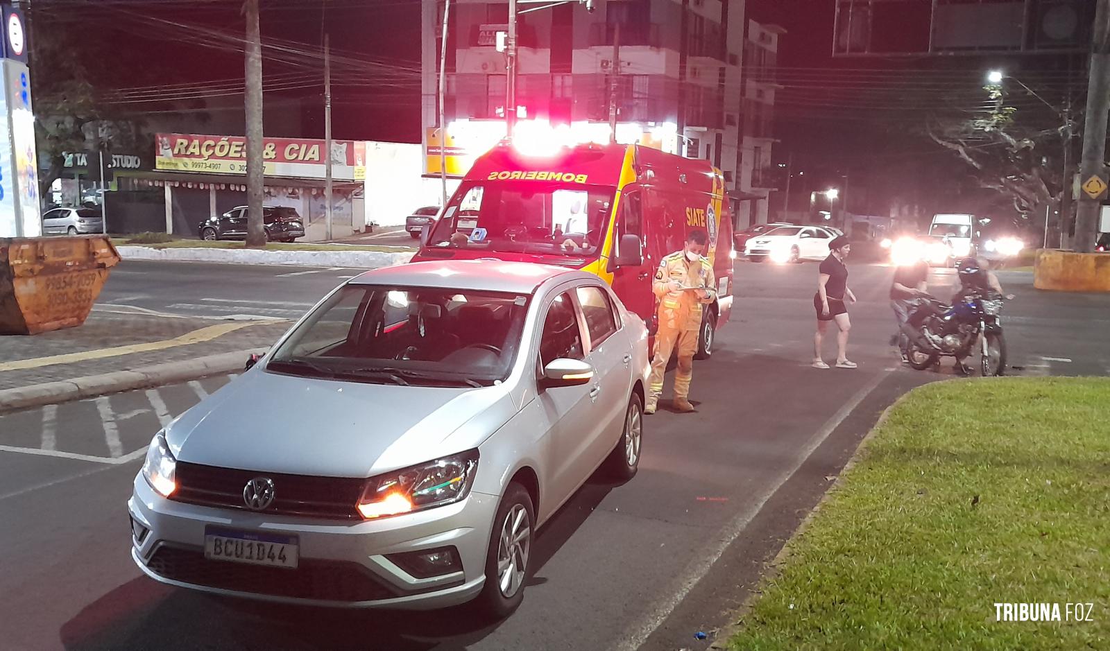 Motociclista é socorrido pelo Siate após colisão na Vila Yolanda