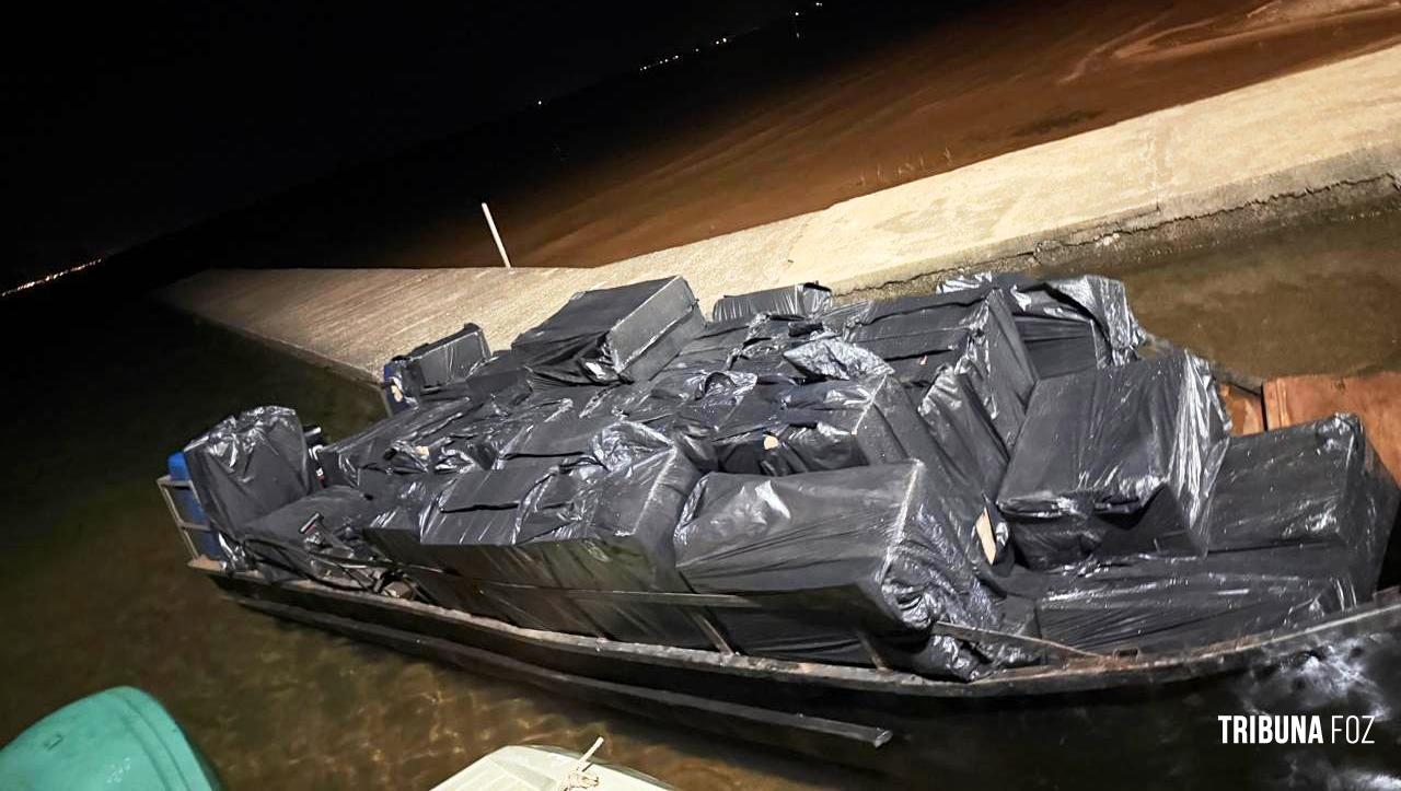 PF, PC, PM e Receita Federal apreende embarcação com 50 mil maços de cigarro no Lago de Itaipu PF, PC, PM e Receita Federal apreende embarcação com 50 mil maços de cigarro no Lago de Itaipu