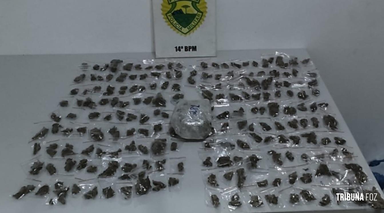 PM apreende drogas em abordagem policial no bairro Porto Belo PM apreende drogas em abordagem policial no bairro Porto Belo