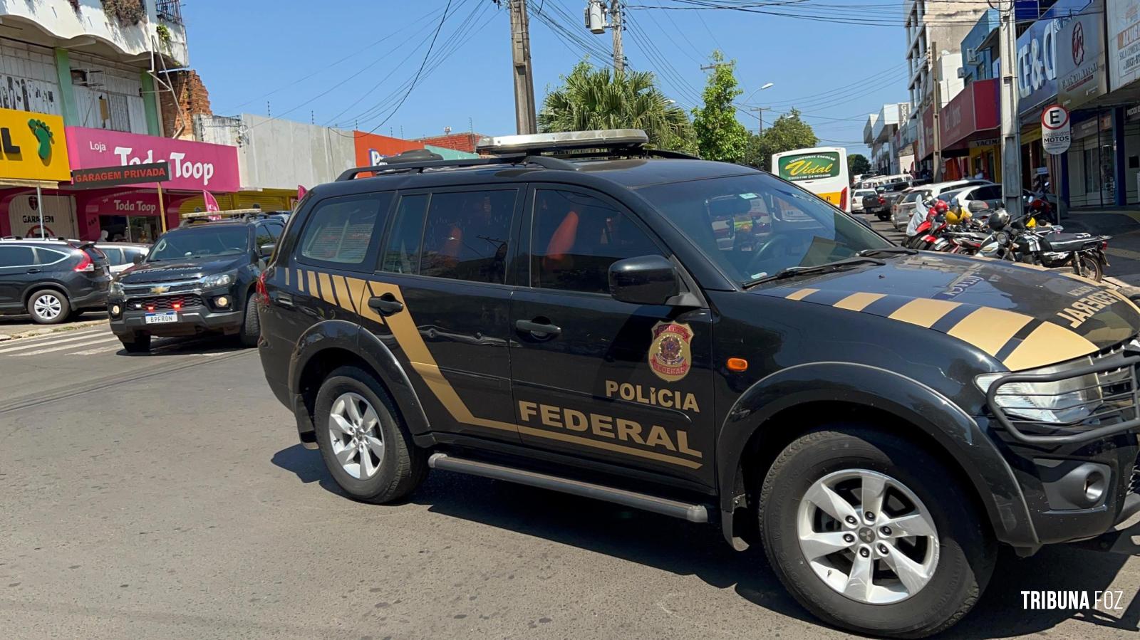 Policia Federal cumpre mandados judiciais referentes a prática de tráfico de drogas em Foz do Iguaçu Policia Federal cumpre mandados judiciais referentes a prática de tráfico de drogas em Foz do Iguaçu