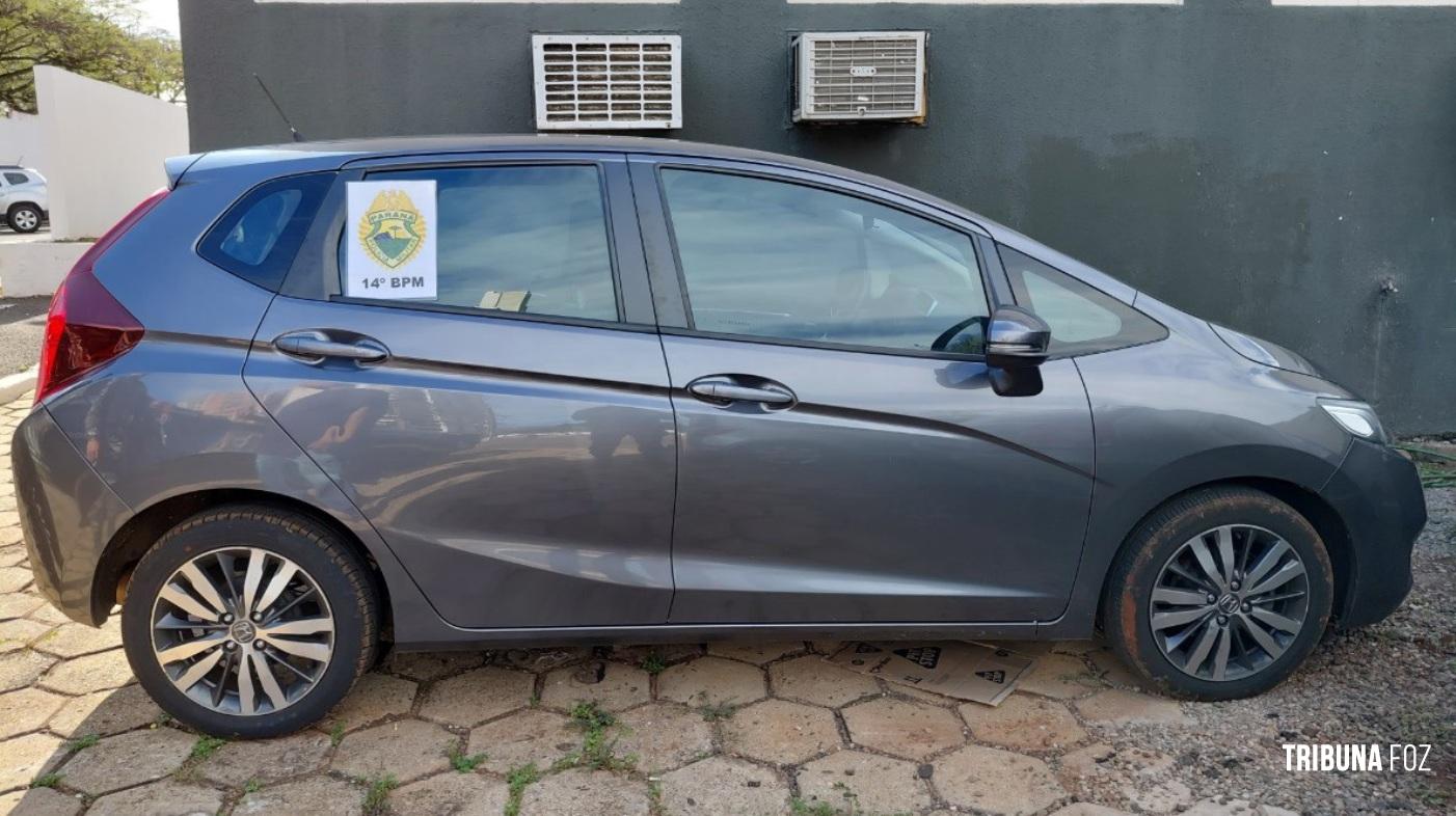 Polícia Militar recupera veículo com alerta de roubo na Favela da Sadia Polícia Militar recupera veículo com alerta de roubo na Favela da Sadia