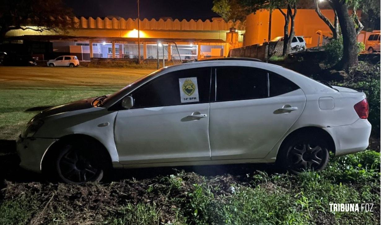Polícia Militar recupera veículo roubado no Jardim Jupira em Foz do Iguaçu Polícia Militar recupera veículo roubado no Jardim Jupira em Foz do Iguaçu