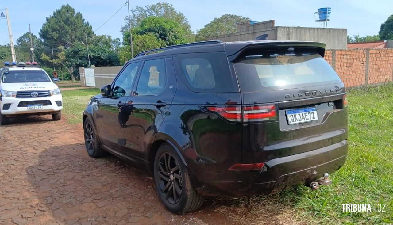 Policia Nacional do Paraguai de Hernandárias apreende veículo de luxo roubado no Brasil Policia Nacional do Paraguai de Hernandárias apreende veículo de luxo roubado no Brasil