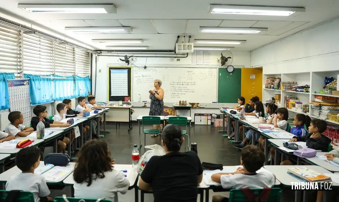 Professor pode pedir Carteira Nacional Docente a partir de amanhã Professor pode pedir Carteira Nacional Docente a partir de amanhã