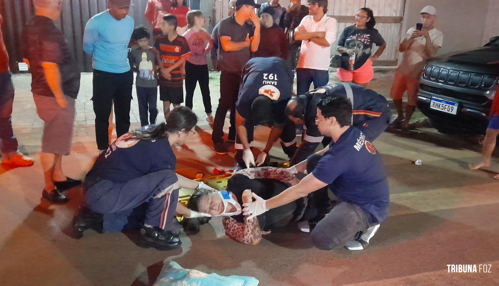 SAMU socorre ciclista que foi atropelada por um veículo na Av. Morenitas SAMU socorre ciclista que foi atropelada por um veículo na Av. Morenitas