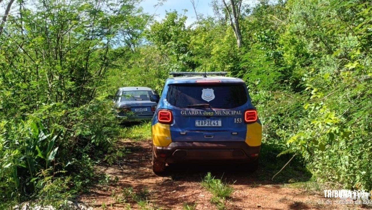 Veículo roubado é encontrado abandonado em estrada rural de São Miguel do Iguaçu