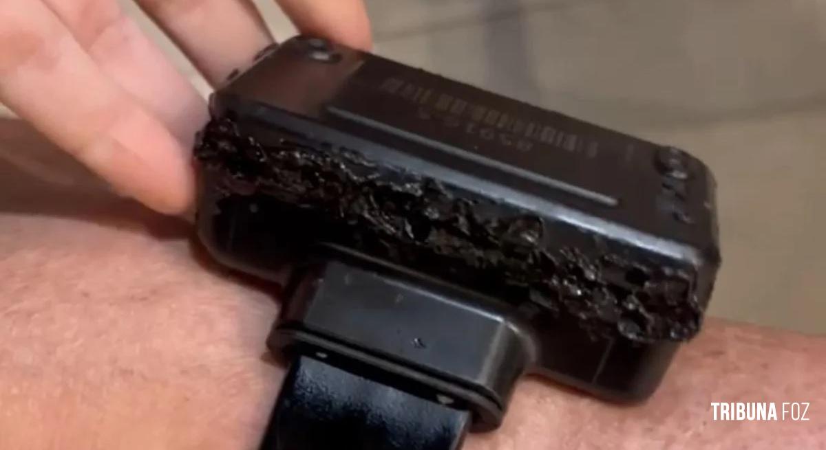 Bolsonaro afirmou a policiais que utilizou ferro de solda na tornozeleira