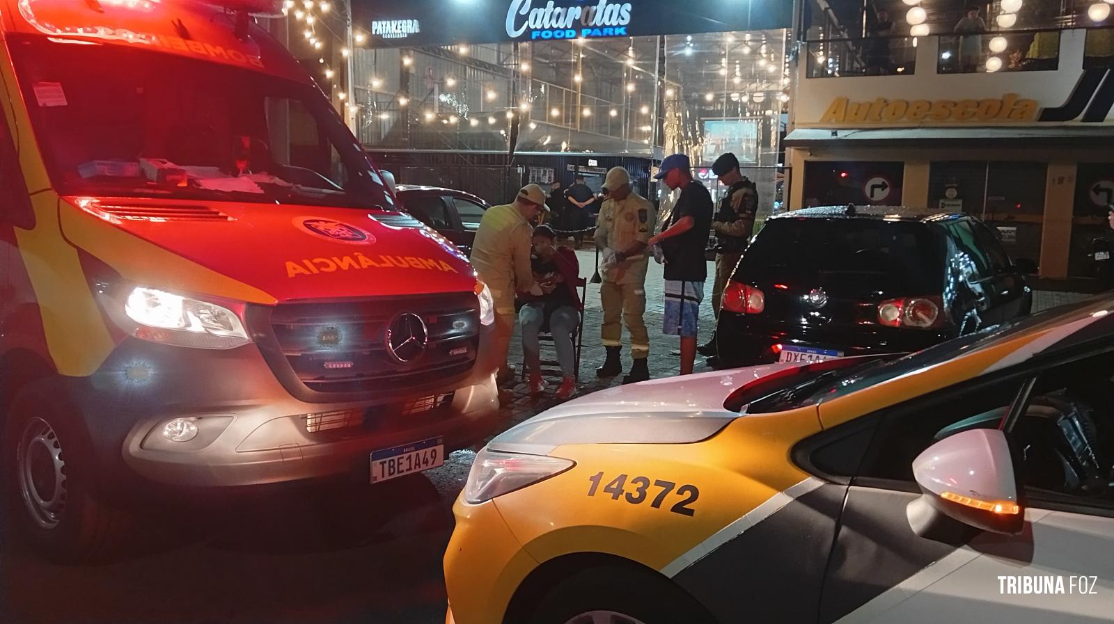 Motociclista é socorrida pelo Siate após colisão na Av. Morenitas