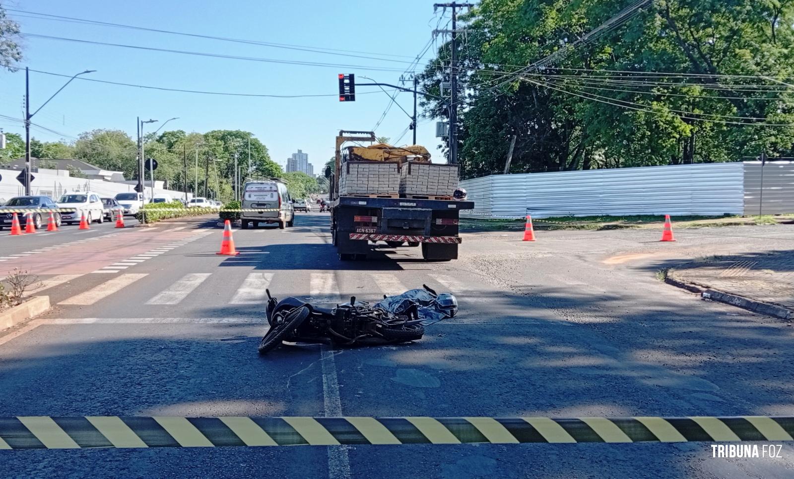 Passageira da moto morre após acidente de trânsito na Av. General Meira