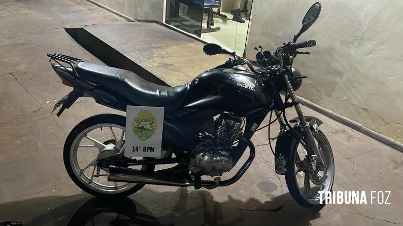 PM apreende motocicleta e lavra notificações de trânsito em Medianeira