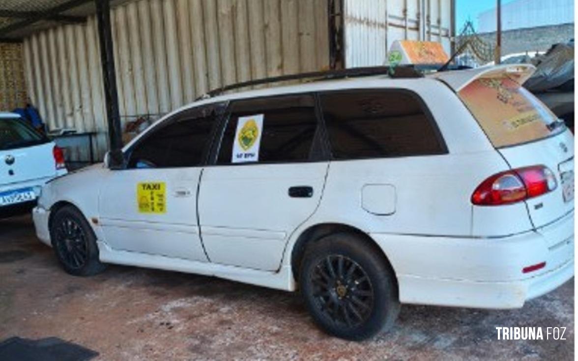 PM recupera veículo taxi paraguaio roubado no Jardim São Sebastião