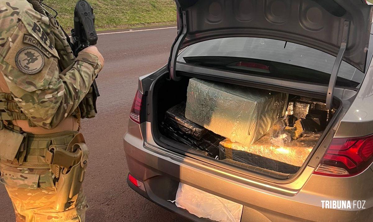 PRF recupera carro roubado e apreende drogas em Medianeira