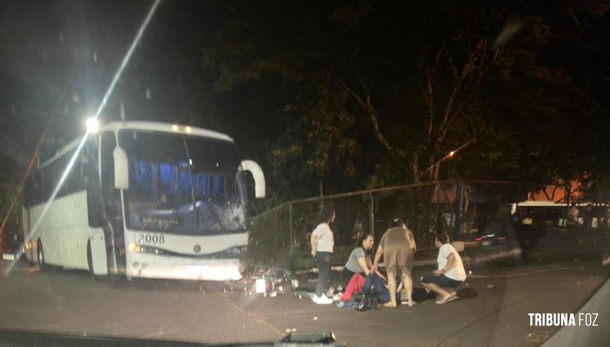 Siate socorre duas vítimas após colisão de moto e ônibus no Jardim Alice 