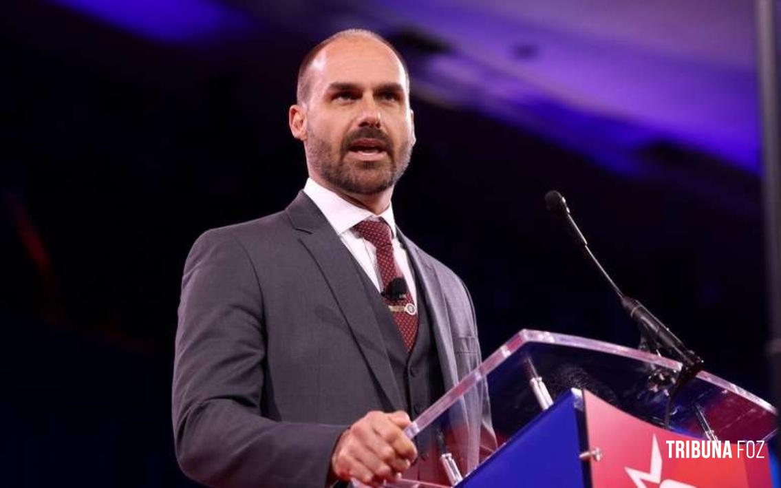 STF forma maioria para tornar Eduardo Bolsonaro réu no tarifaço