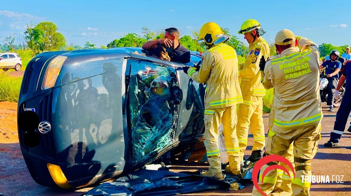 Colisão seguido de tombamento mobiliza Siate, Samu e o Corpo de Bombeiros na Av. Perimetral Leste