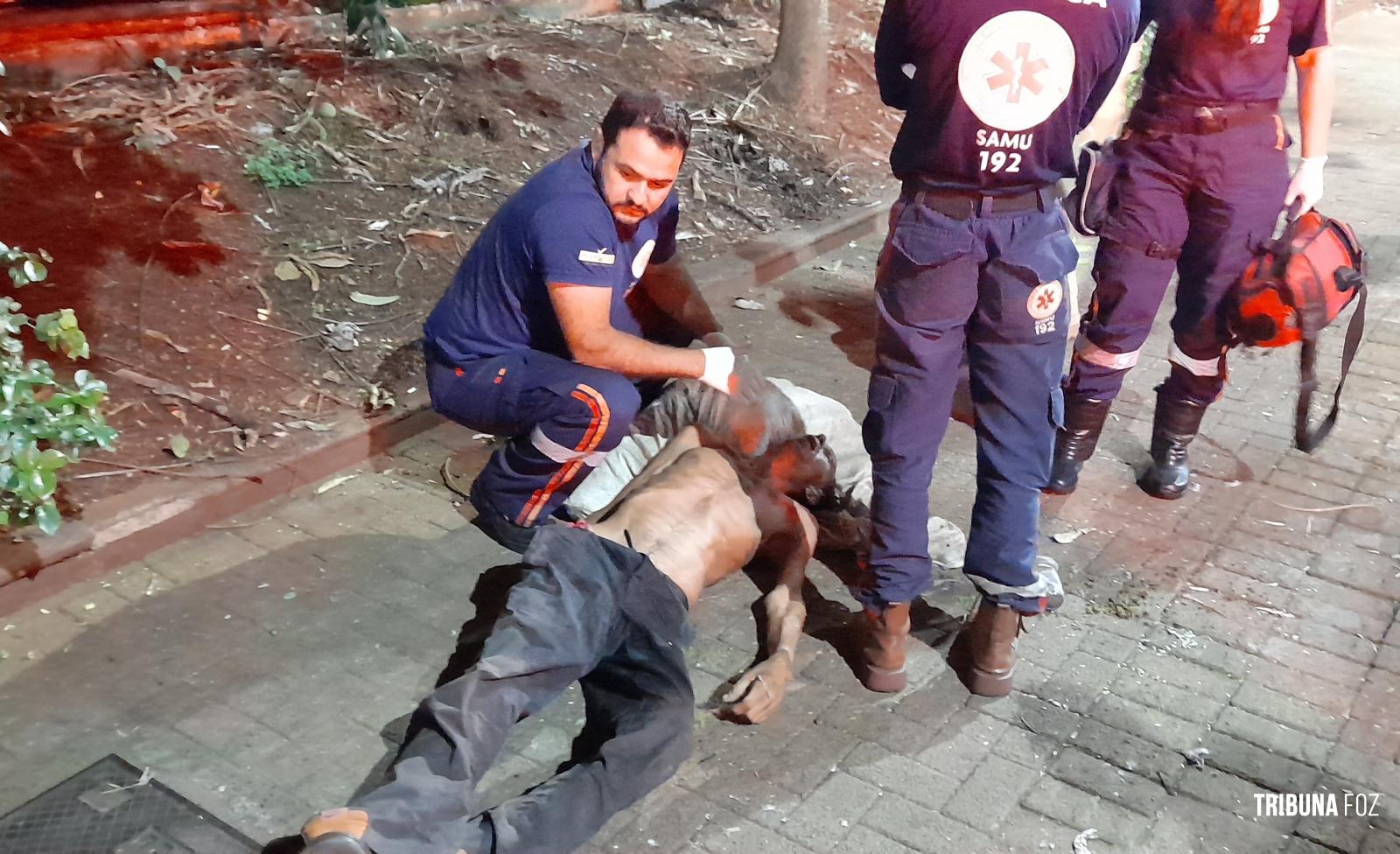 Homem encontrado morto em via pública no centro de Foz será sepultado como indigente 
