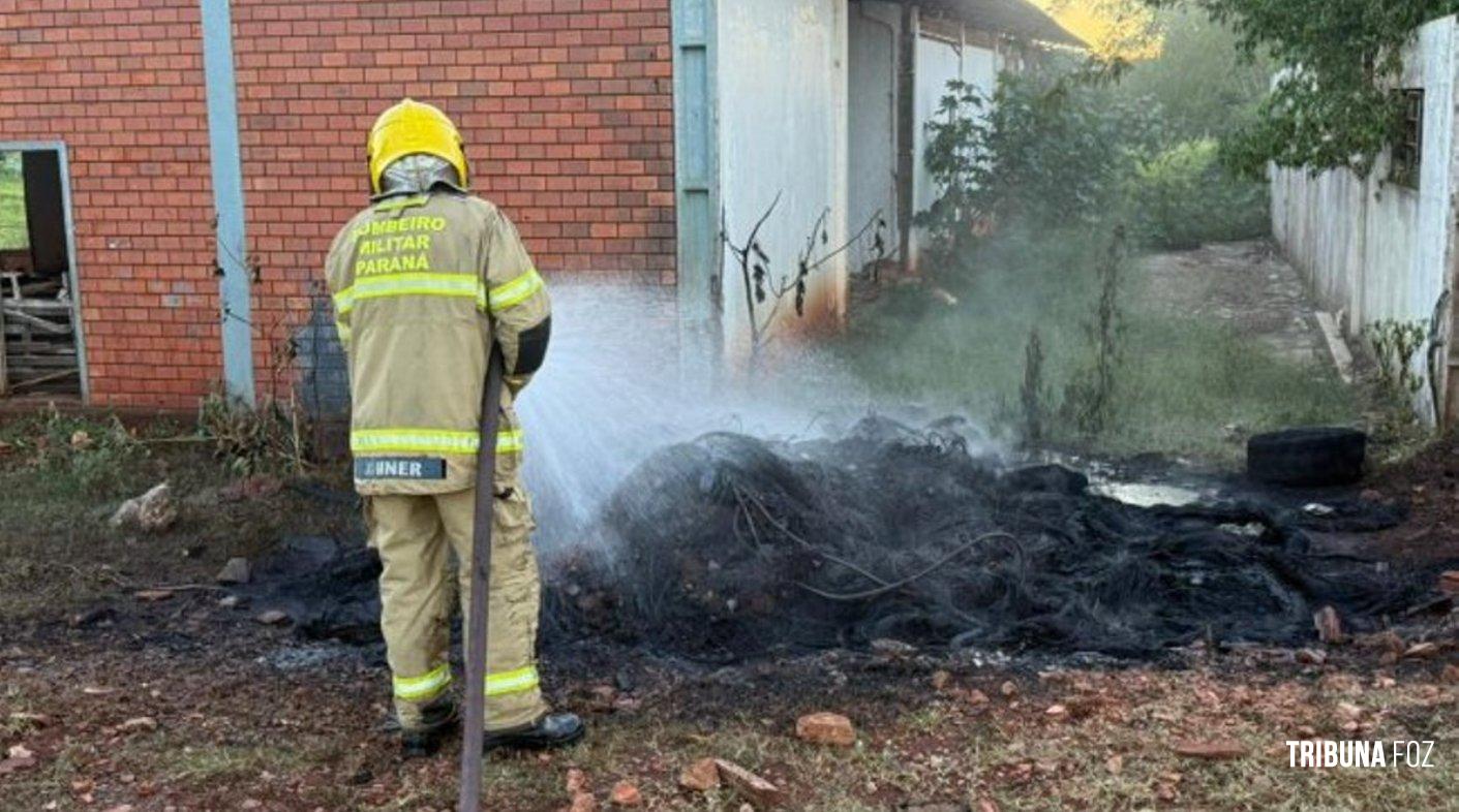 Incêndio em pilha de pneus mobiliza Bombeiros e Defesa Civil em Santa Helena