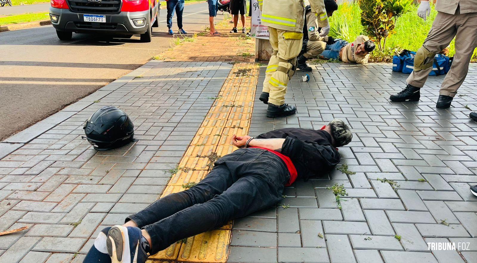 Ladrões de moto se dão mal após fugirem da Policia Militar. Um foi baleado e outro preso na Av. Andradina