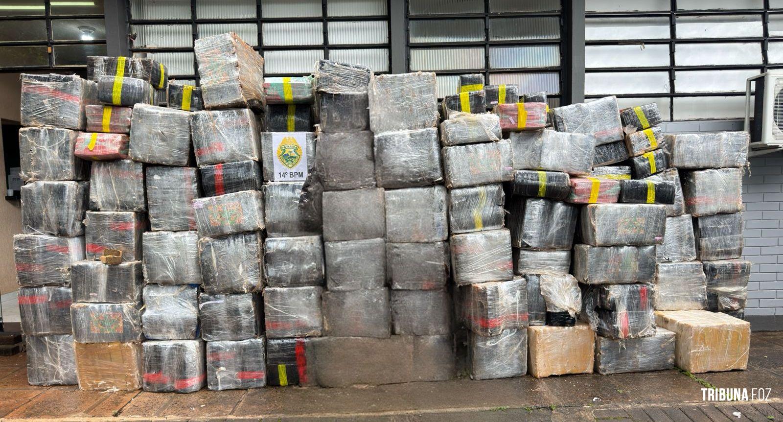 PM, DENARC e Receita Federal apreende 4.678,2 Kg de maconha escondidas em carga de arroz na BR-277