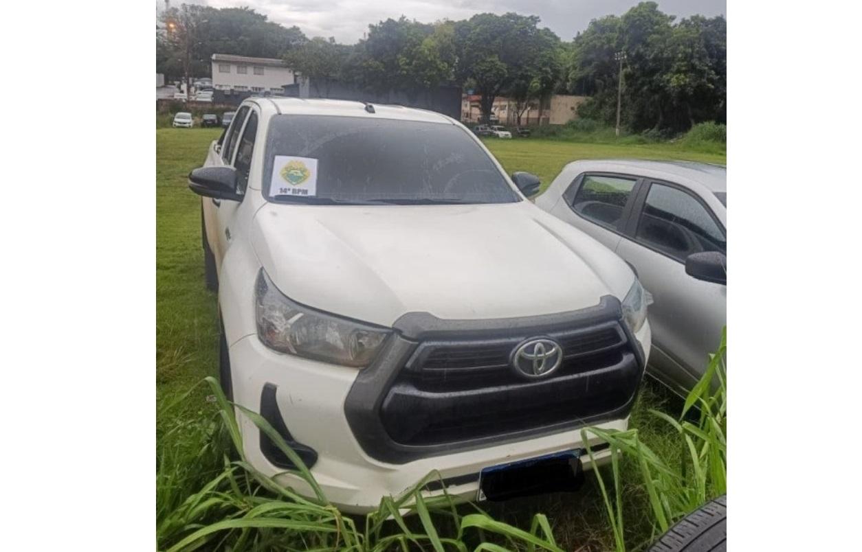 PM prende indivíduo com mandado em aberto e apreende veículo com sinal identificador adulterado no Porto Meira