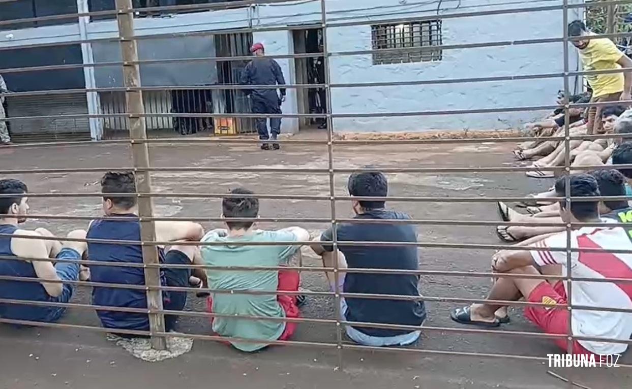 Buscas são feitas na cadeia da sede da Polícia Nacional do Paraguai em Ciudad Del Este