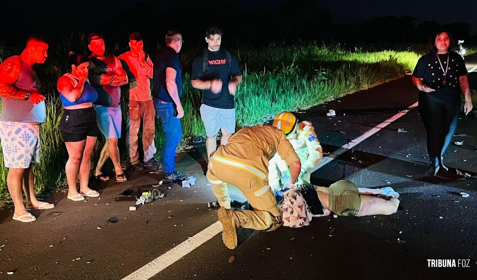 Grave acidente entre carro e moto deixa mulher em estado gravíssimo na Av. Perimetral Leste