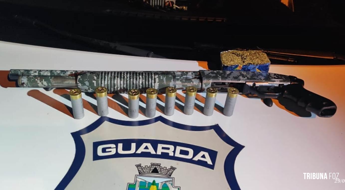 Guarda Municipal prende duas pessoas com escopeta 12 e drogas após perseguição no Bairro Três Lagoas 