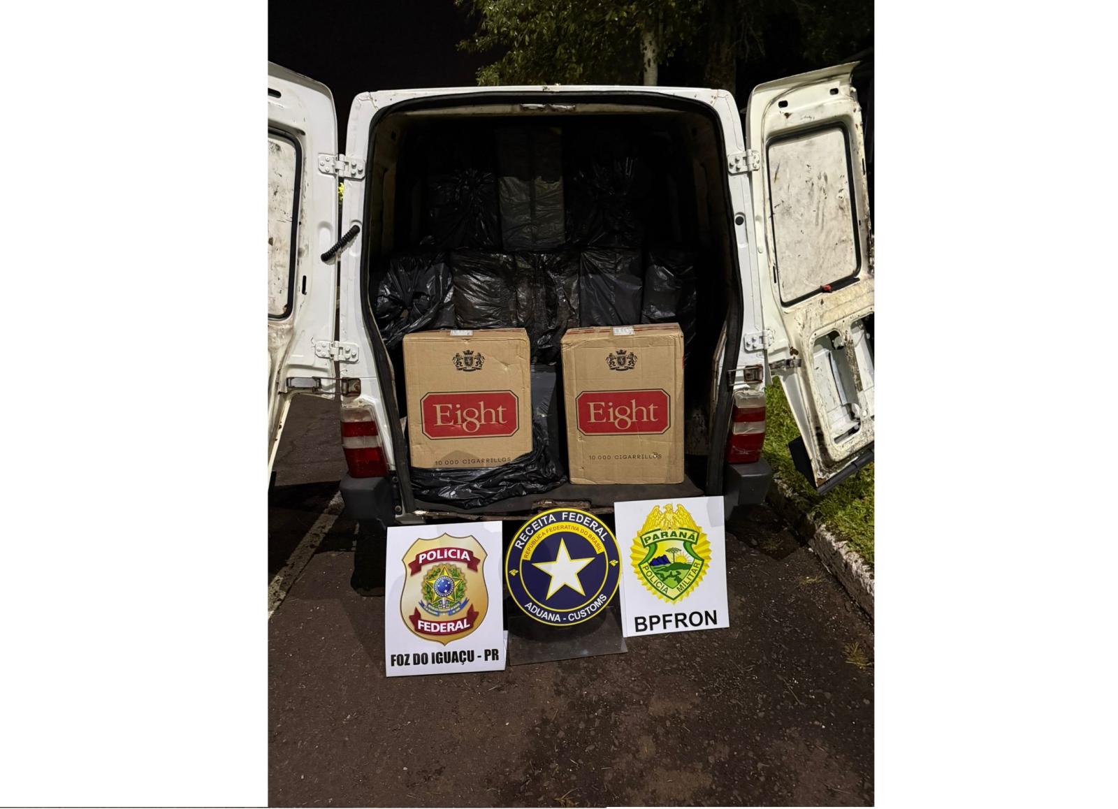 PF, PM e RF prendem paraguaio com veiculo carregado com cigarros no Porto Meira durante a madrugada em Foz do Iguaçu