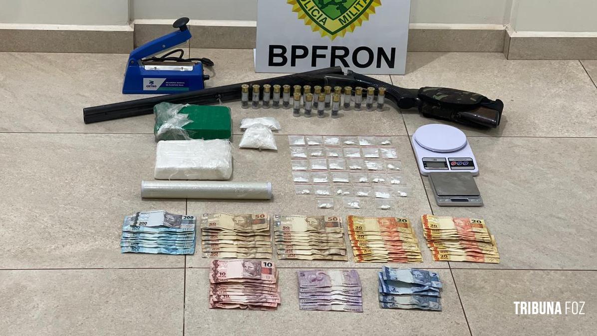 PM desarticula ponto de trafico de drogas e prende duas pessoas em Barracão