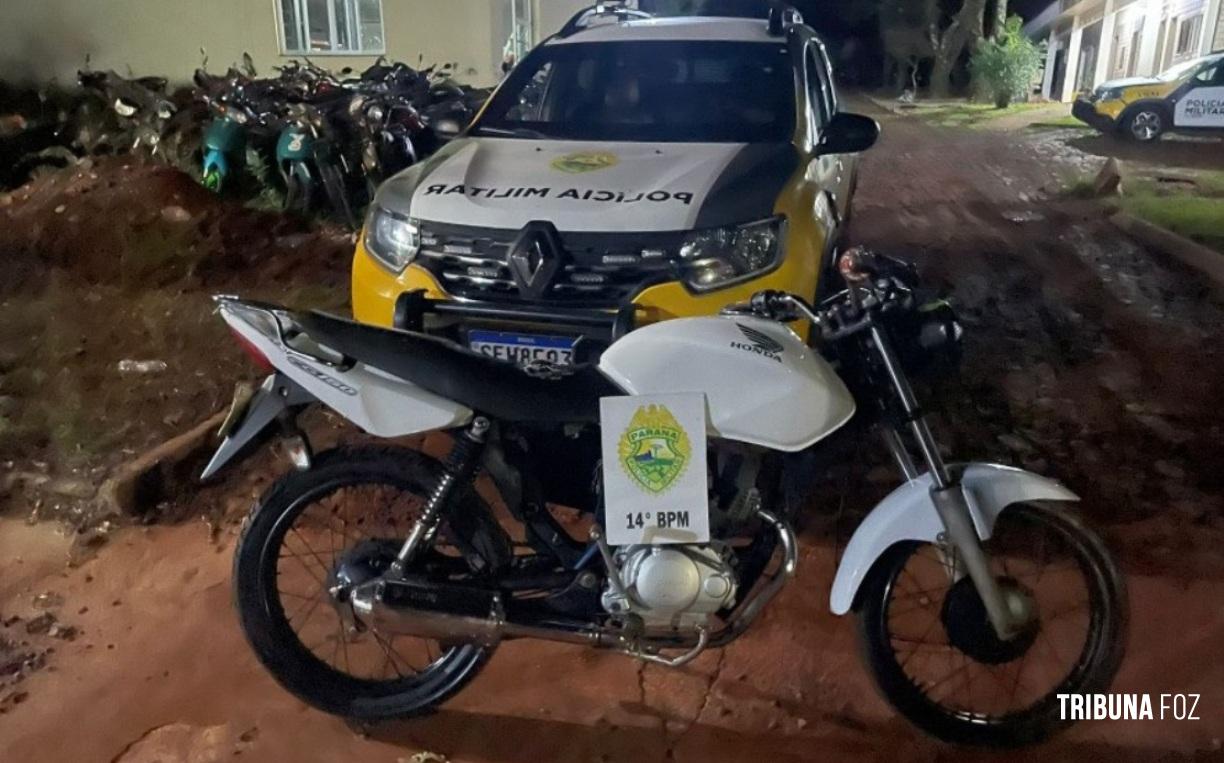 PM prende suspeito após fuga, resistência e apreensão de motocicleta adulterada em Medianeira