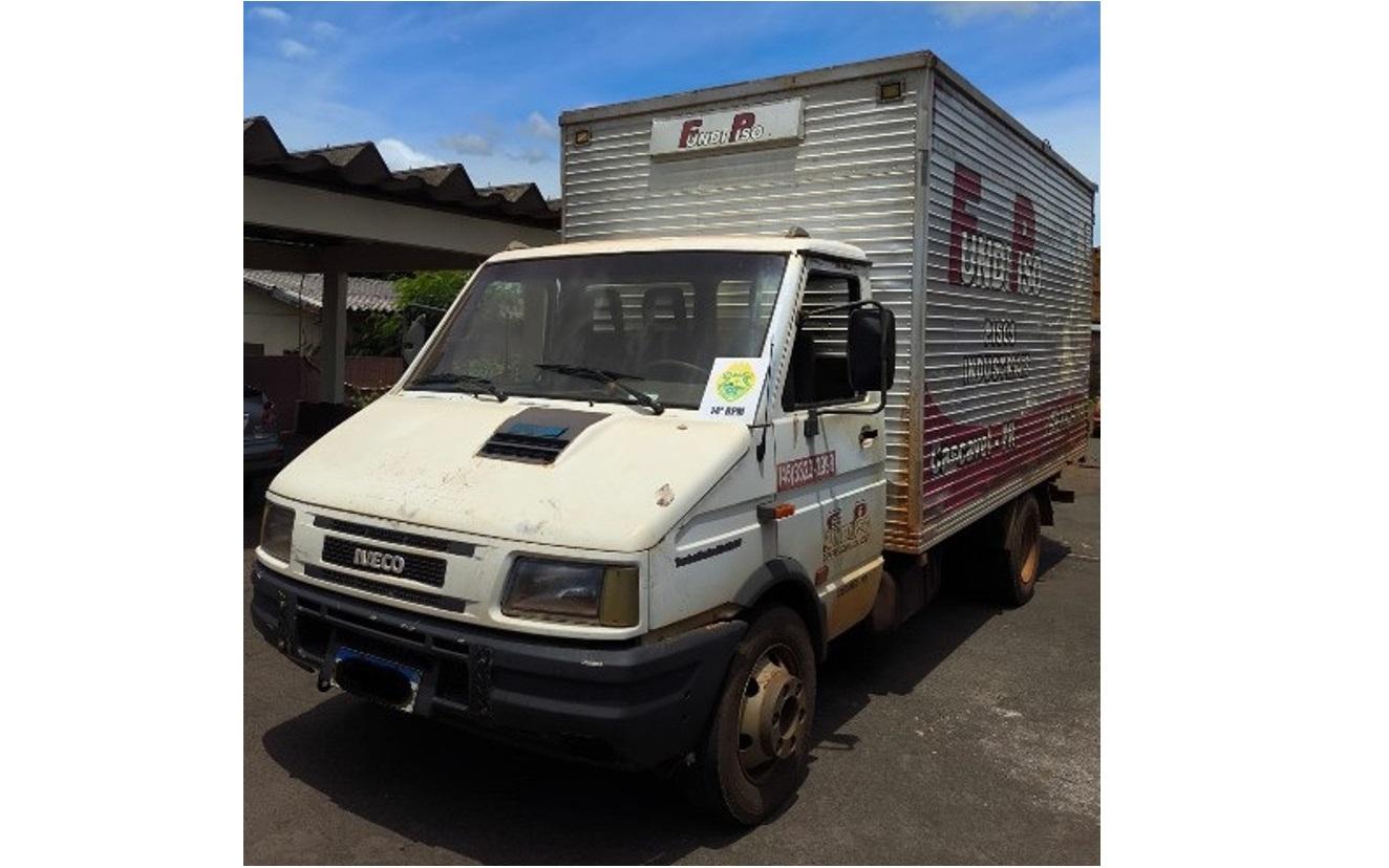 PM recupera caminhão furtado em área rural de São Miguel do Iguaçu