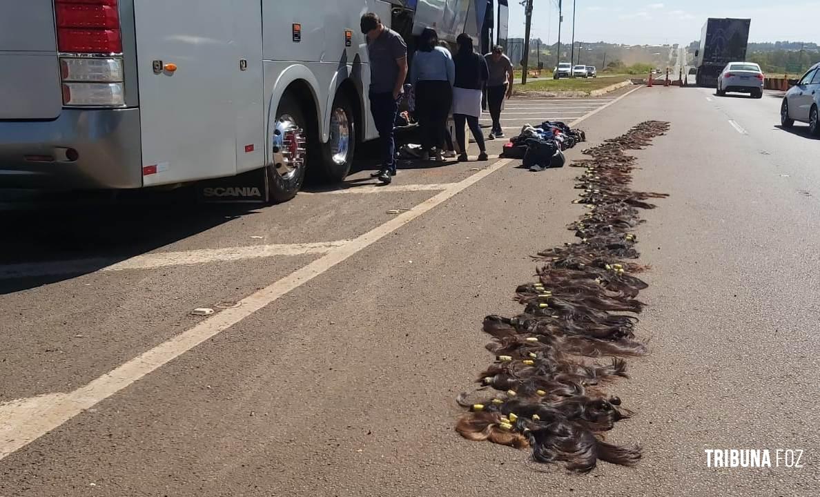 PRF apreende cabelos de origem estrangeira e medicamentos em ônibus na BR-277
