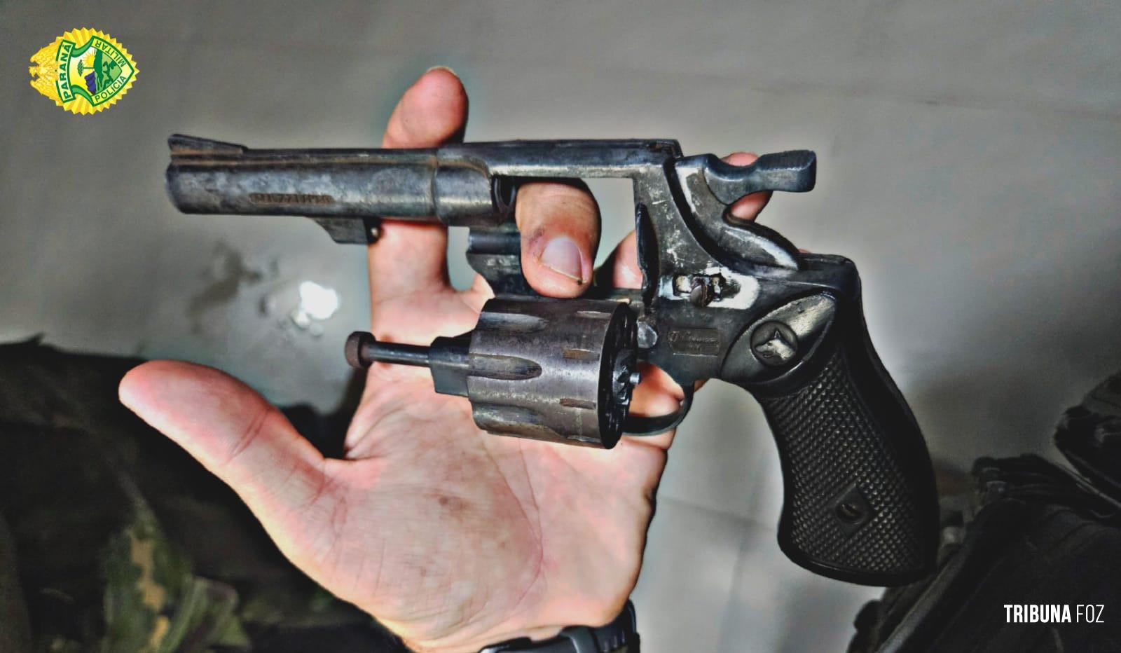 BPFRON prende homem e apreende revolver calibre 22 no distrito de São Clemente em Santa Helena